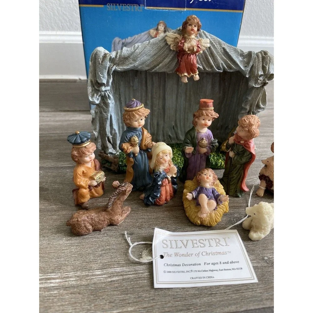 SILVESTRI Christmas Nativity 10 Pieces Heavy Resin Manger in Original Box